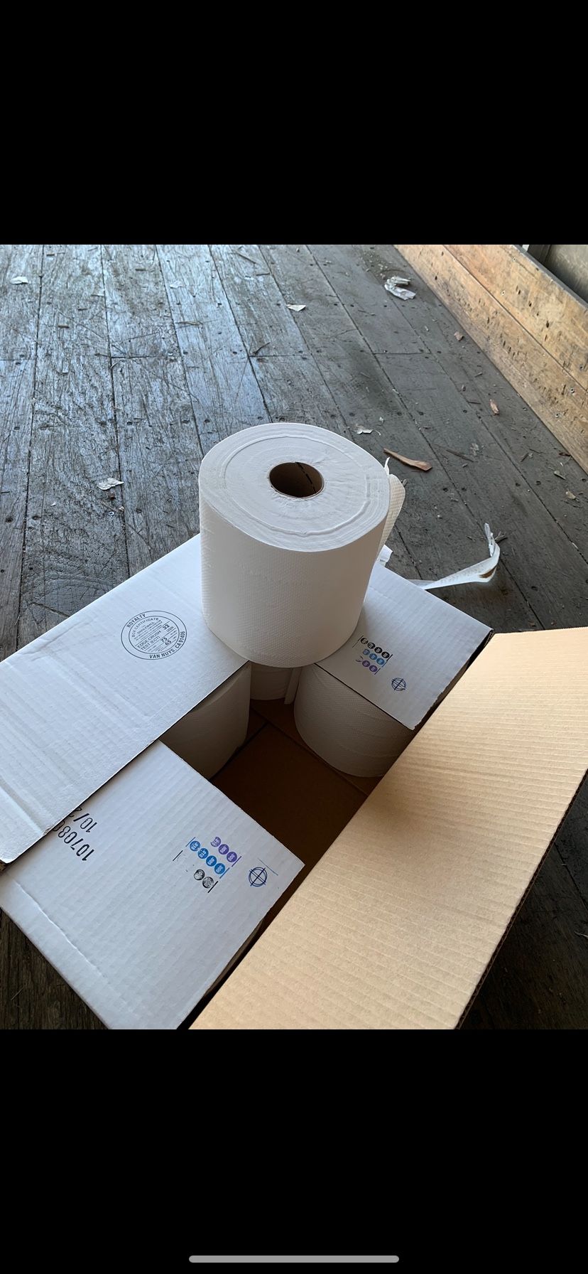 Centerpull Roll Towels Napkins