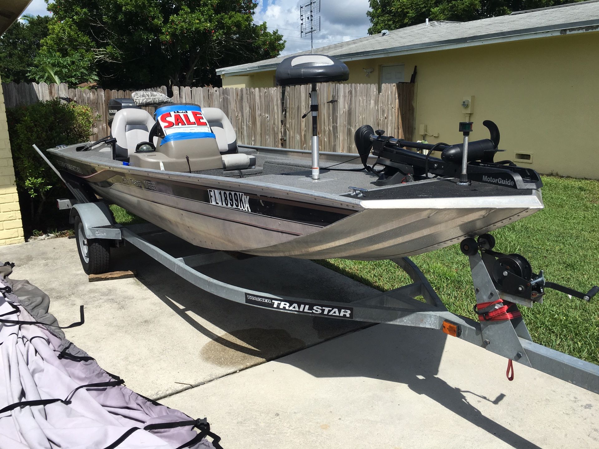 1999 16.5 Tracker Bass Boat