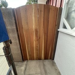 Gate