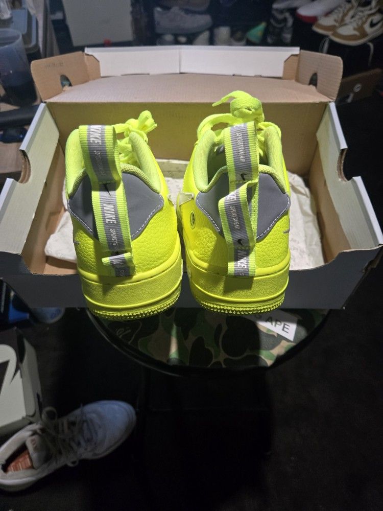 Nike Air Force Af1 LV8 Utility GS Volt Size Men's Size