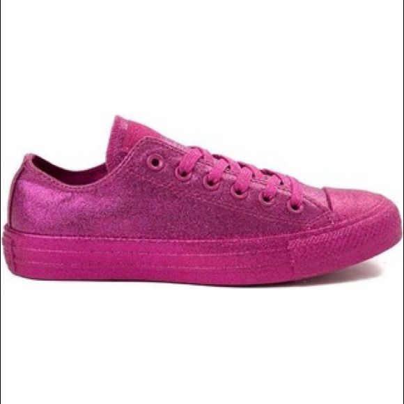 Converse All Star Size 7 Womens Low Top Hot Pink