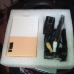 Brand New mini projector 200 Obo