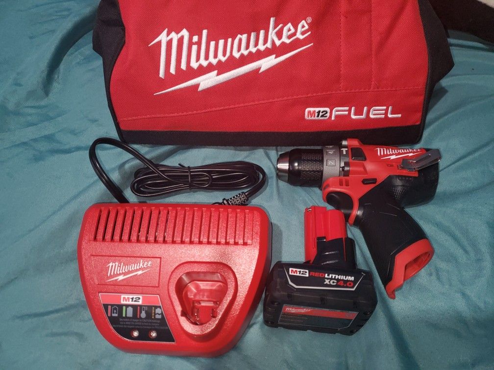 Milwaukee Fuel M12 Gen 2 Hammer Drill with 4.0 Battery Charger and Contractor