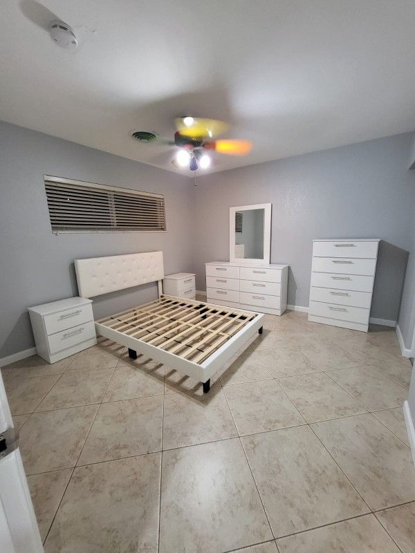 Bedroom Set *** Juego De Cuarto
