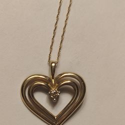 BEAUTIFUL SOLID 10K HEART PENDANT WITH GENUINE DIAMOND 