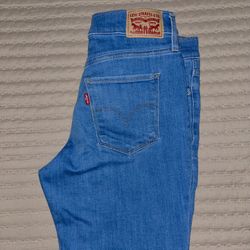 Levi’s Straight Women’s 312 Jeans