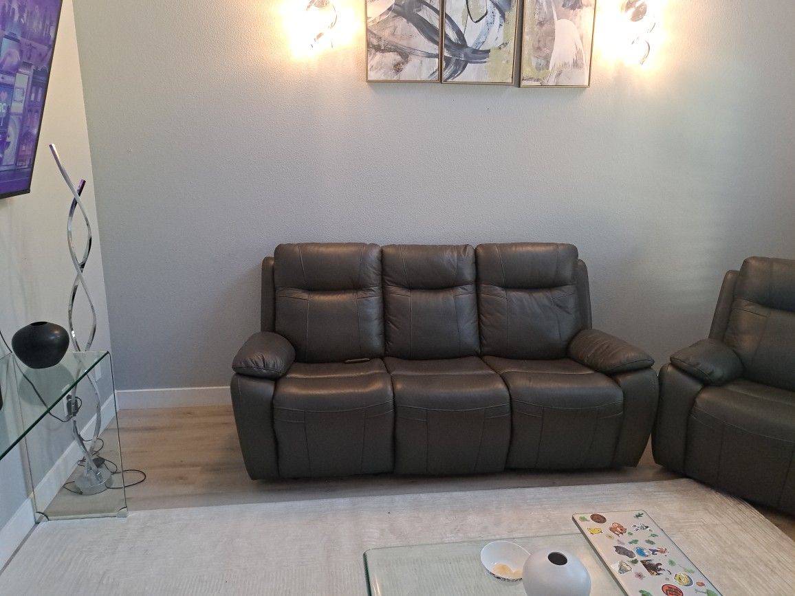 Abbyson Leather 3 Piece Recliner Sofa In Excellent Condition