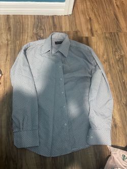 Camisas de hombre. $5 cada https://offerup.com/redirect/?o=dW5hLlNl paga cuando se recojan.
