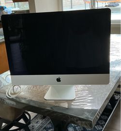 Apple iMac 21.5 inches with Retina 4K Display