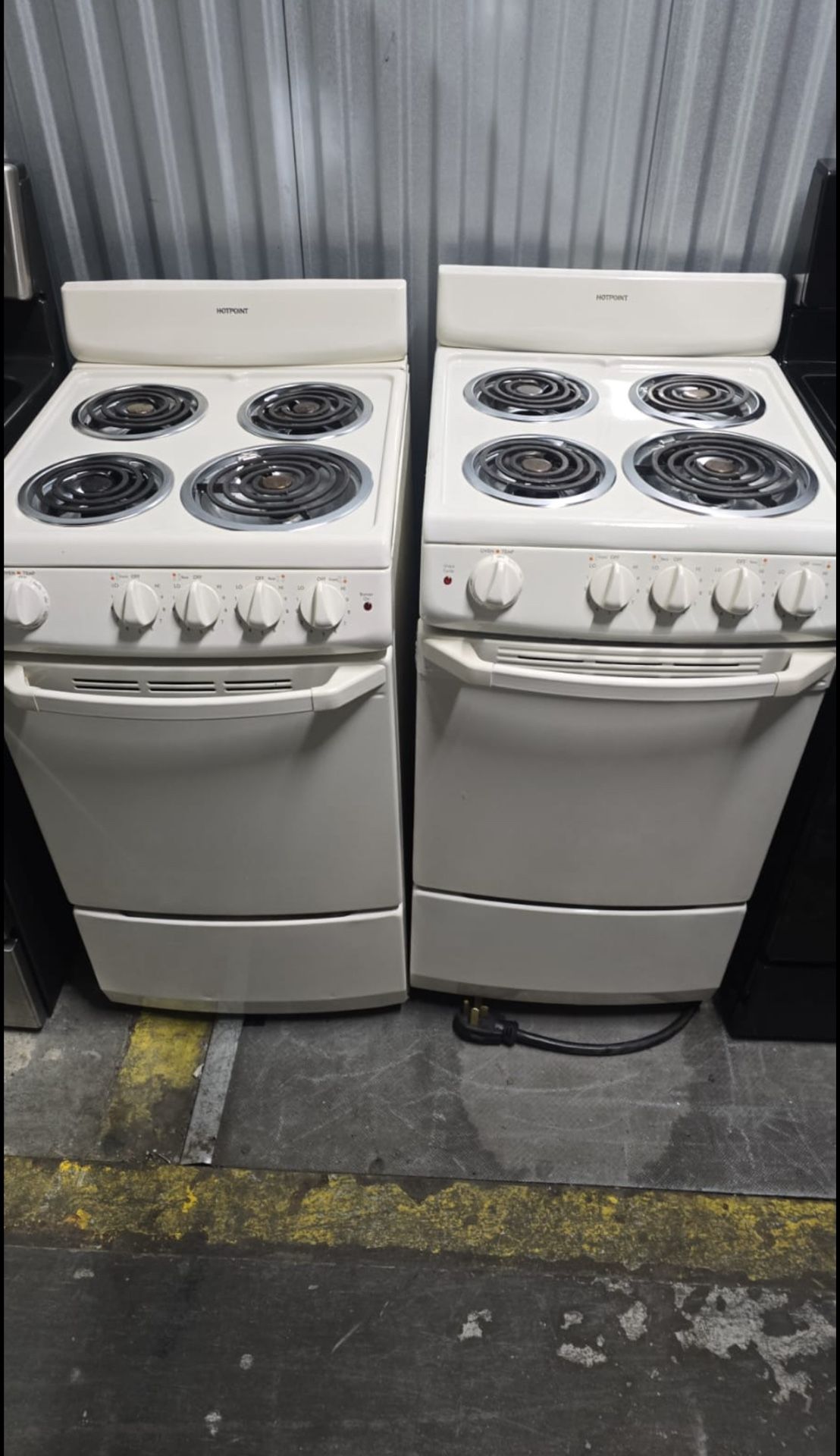 Hot point Electric Stove 20 Inches Each