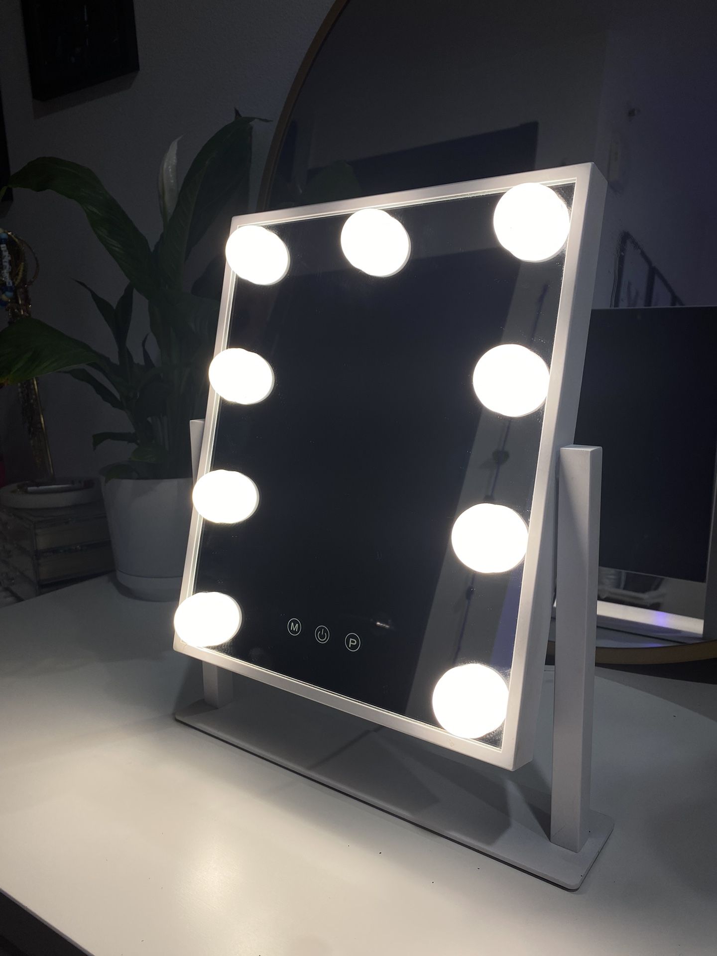 Light Up Vanity Makeup Mirror 