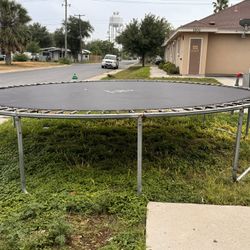 Trampoline 