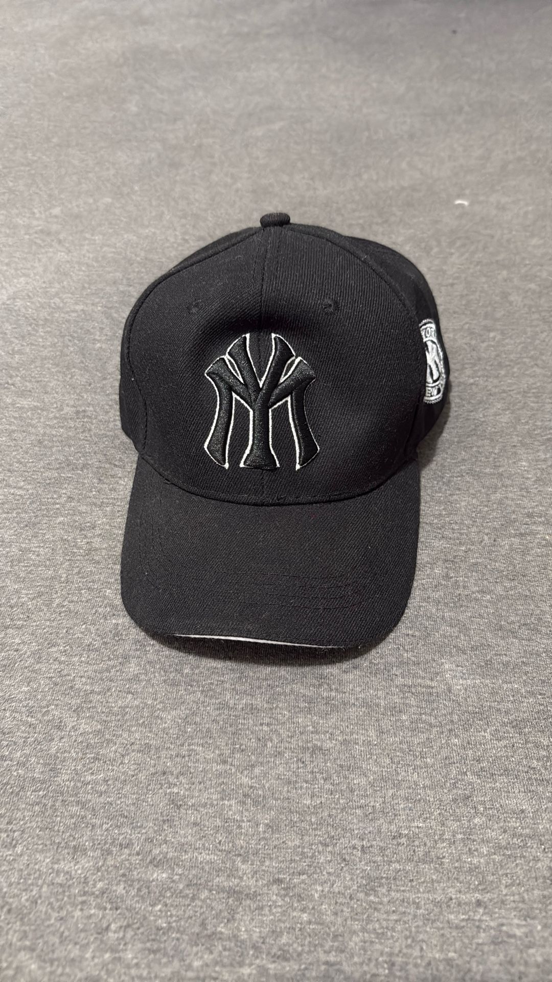 π₯ Rare Black New York Yankees Hat β 3D Embroidered Logo β Streetwear Style Capβ