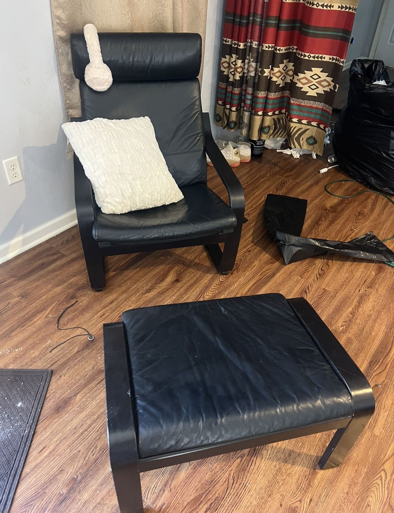 lounge chair with ottoman