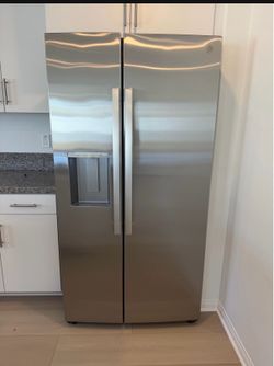 GE Fridge BRAND NEW IN BOX