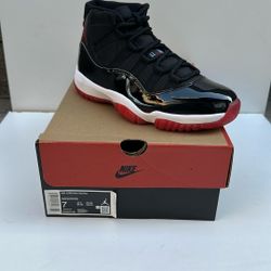 Jordan 11 Bred(2019)