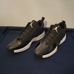 Nike Jordan Max Aura 6 - (FQ8298-010)  Men's Size 13 -  Brand New