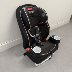 GRACO ATLAS 65 Car Seat EXPIRES IN 2031 (Good condition) PICK UP IN CORNELIUS