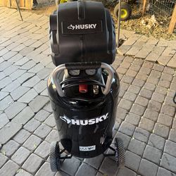 1.7 HP, 200 PSI, 30 Gal., 5.1 SCFM 90 PSI, Single-Stage, Oil Free Portable Vertical Electric Air Compressor by Husky