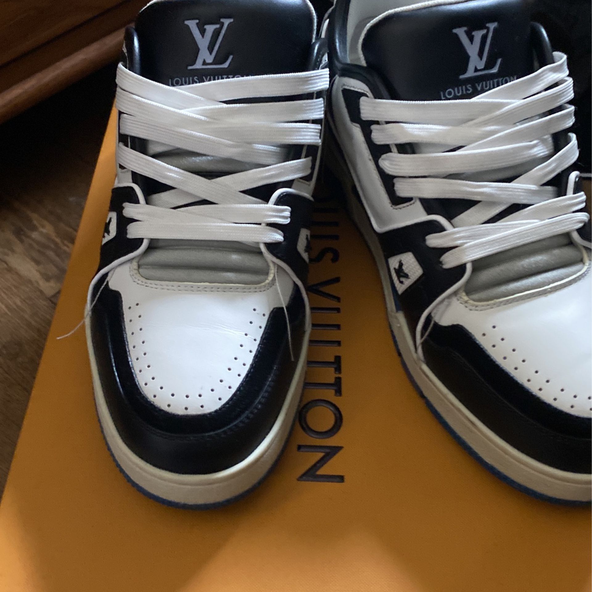New Louis Vuitton Trainer #54 Graphic Print Blue/White Sneakers (Size:Euro  44/Men's 10/10.5/11) for Sale in Valley Stream, NY - OfferUp