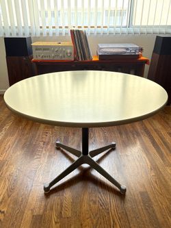 Vintage Herman Miller / Eames Round Table – 36”