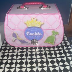Cookie Cutters Williams-Sonoma Dress Up Clothes in Pink Suitcase 
