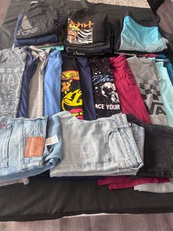 Boy’s clothes M-L