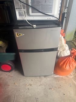 mini fridge with separate freezer door