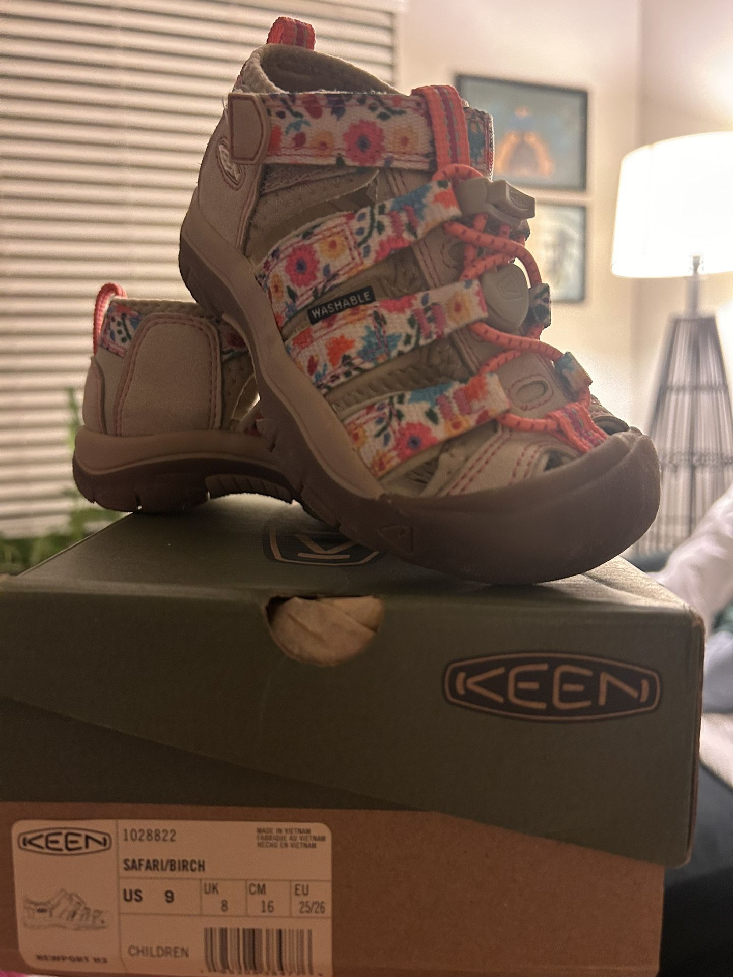 Keen toddler Shoes