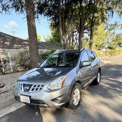 Nissan eRogue 2012 (4-Cyl, Automatic with rear view camera)