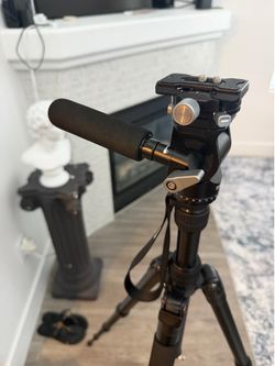 Smallrig ct 195. Fluid head tripod.