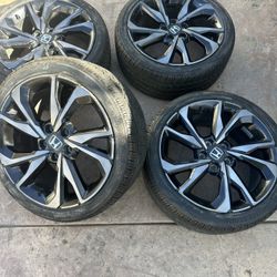 Honda Civic Si Wheels and Tires 