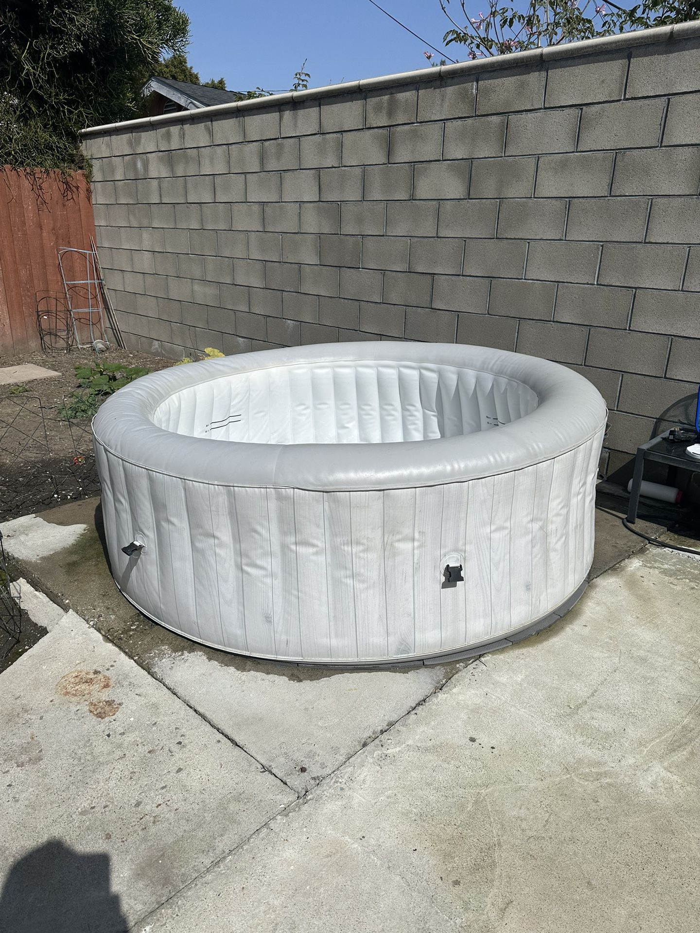 Inflatable Hot tub