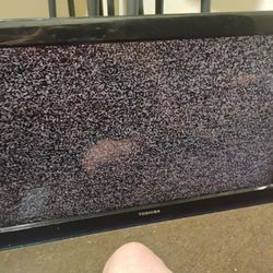 Toshiba 32 In Tv FLAT SCREEN NON SMART 