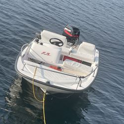 2001 Boston Whaler Sport