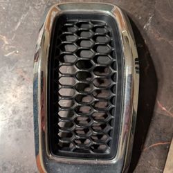 Jeep Cherokee Chrome Black Grill 1-7