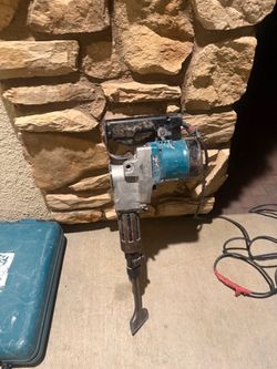 Makita tool and bit