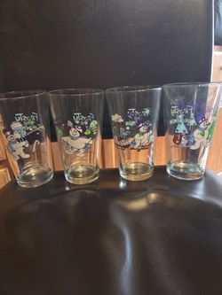 Frosty The Snowman.  Collector set pint glasses