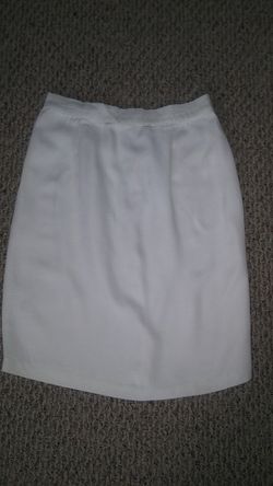 Creame colored skirt fits Lrg/XL