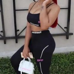 SPORTS BRA n STRETCH PANTS...2-pc .. OFF WHITE. Set .... New . S-M-L - CHECK OUT MY PAGE FOR MORE ITEMS