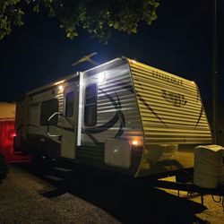  2013 Keystone Hideout 24BHWE