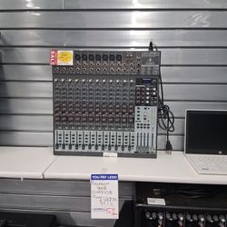 Behringer Mixer