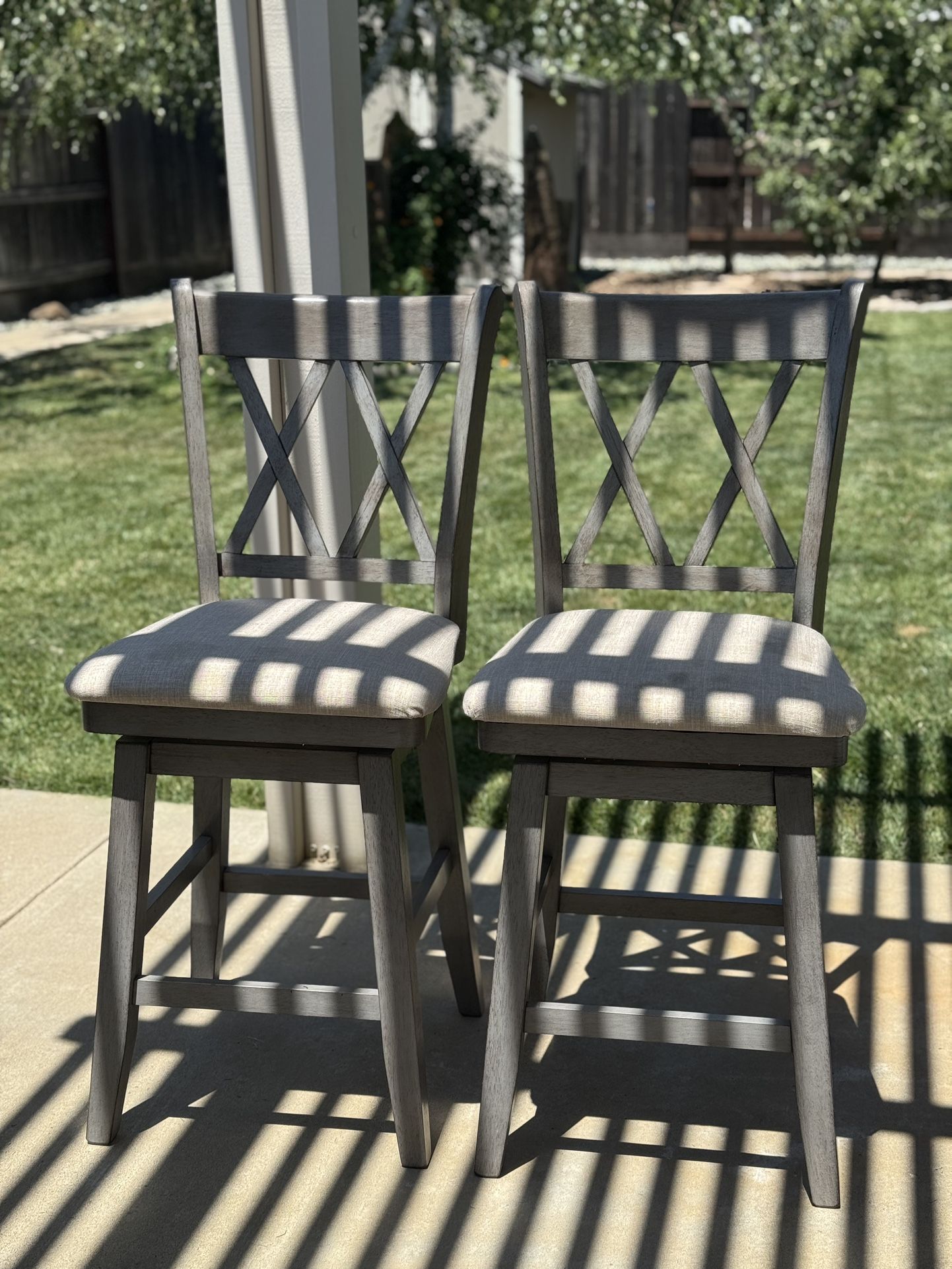 24” Swivel Counter Height Stools (Gray) Solid Wood