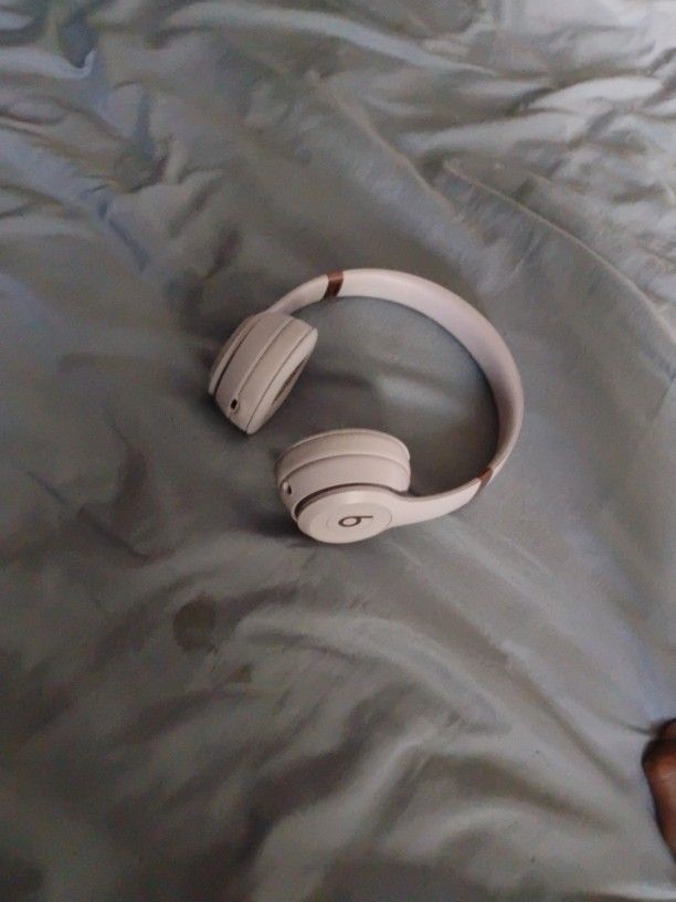 BEATS SOLO 4 WIRELESS 