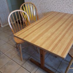 Butcher Block Kitchen Table With 3 Chairs. Table Is 29.5"×47.5"