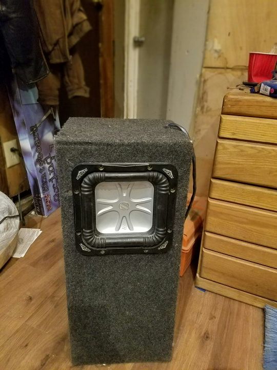Kicker L5 8 inch solo baric sub and box