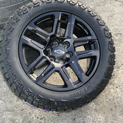 20 inch Chevy trail boss new oem wheels with new tires for sale 6 lug Chevy gmc
