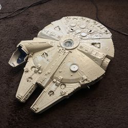 1979 Kenner Star Wars Millennium Falcon 