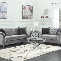 Beautiful sofa and loveseat, set optional chair available