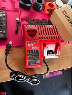 Milwaukee charger m18 m12